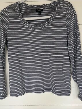 Talbots Pima Cotton Navy & White Stripe L/S casual Top. Sz: SP, Smoke Free Home